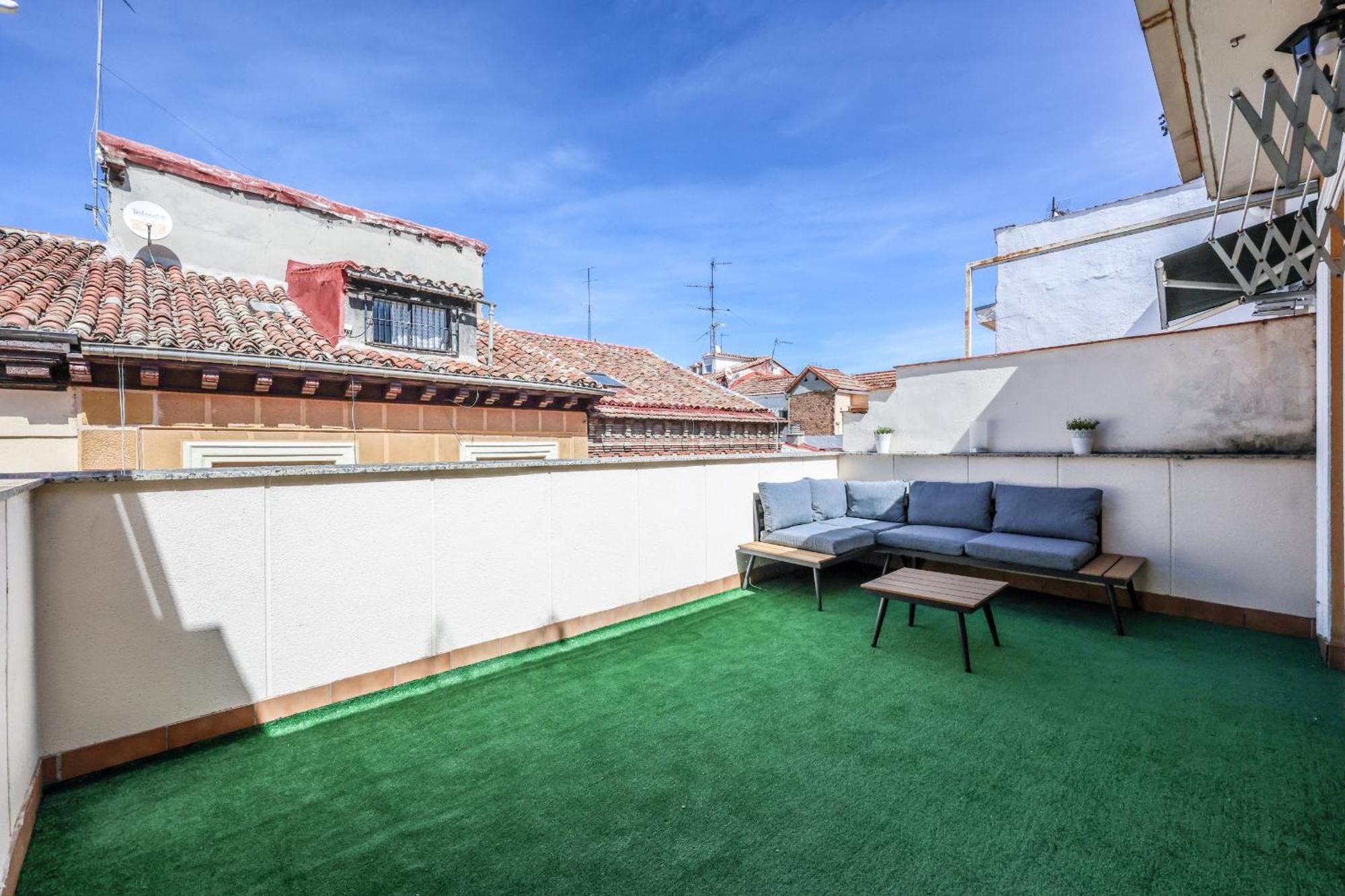Atico Reformado Con Terraza En Tirso De Molina Para 4 Personas Alquiler Temporal Madrid Exterior foto